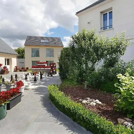 Pierre, The Originals Relais Rosieres-Pres-Troyes