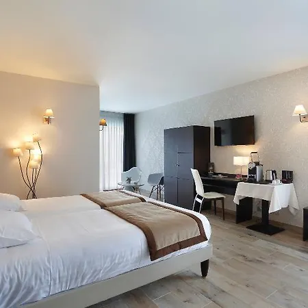 Pierre, The Originals Relais