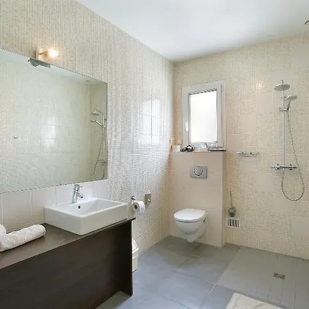Hotel Pierre, The Originals Relais Rosieres-Pres-Troyes