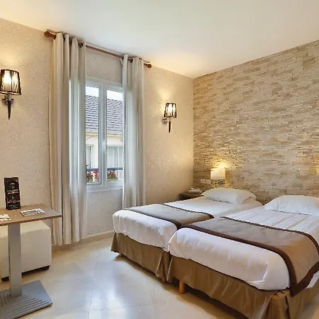 Pierre, The Originals Relais 4* Rosieres-Pres-Troyes