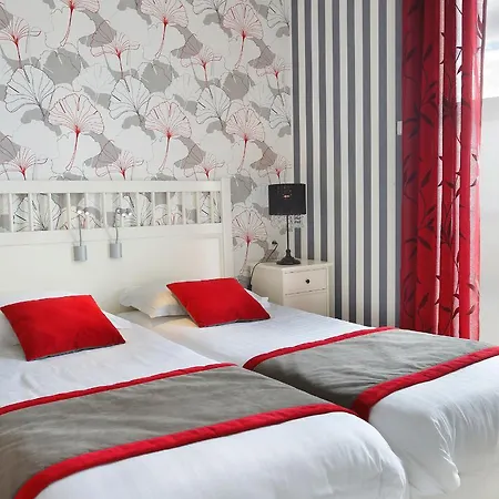 Pierre, The Originals Relais Hotel