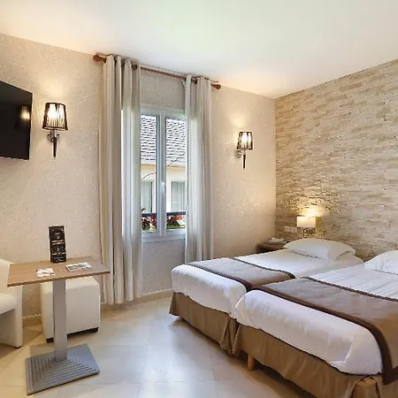 Hotel Pierre, The Originals Relais 4*