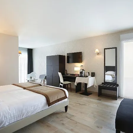 Pierre, The Originals Relais